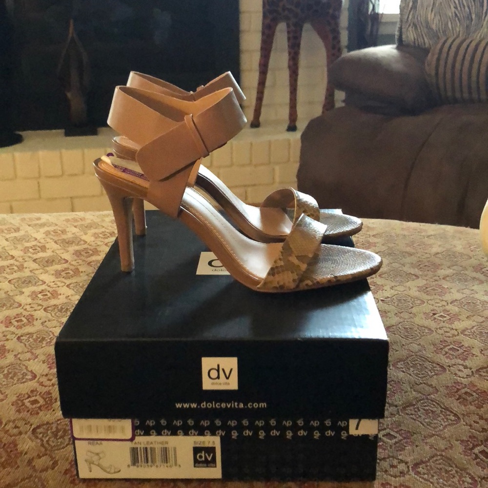 Dolce Vita Tan Leather Shoes